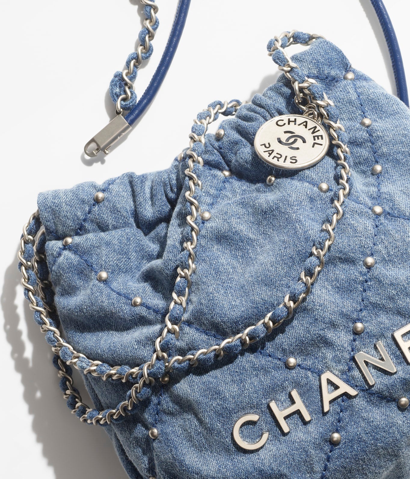 CHANEL 22 MINI HANDBAG