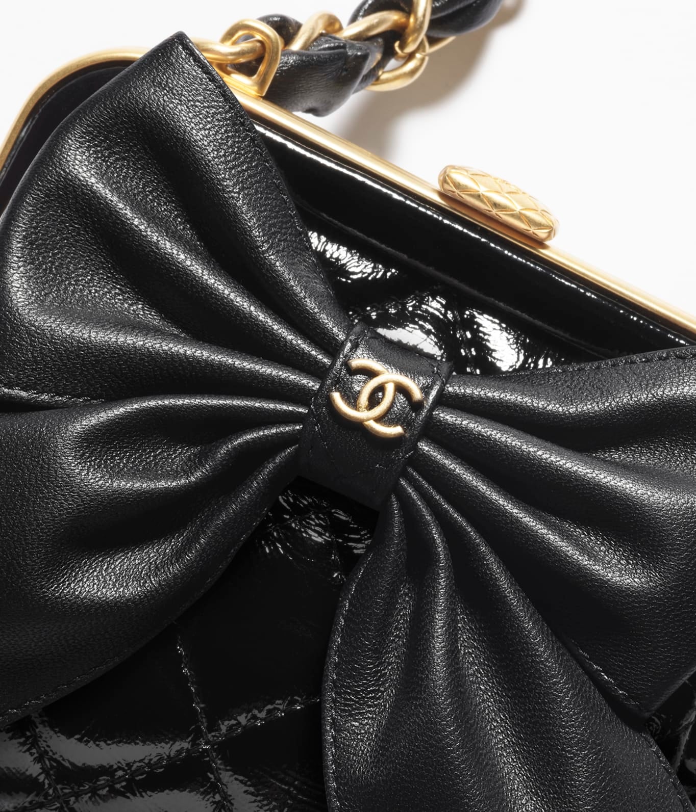 CHANEL CLUTCH WITH CHAIN