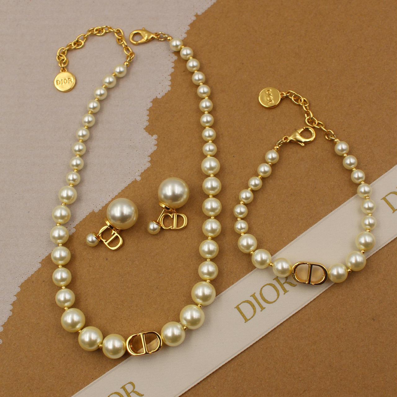 Dior Pearl set