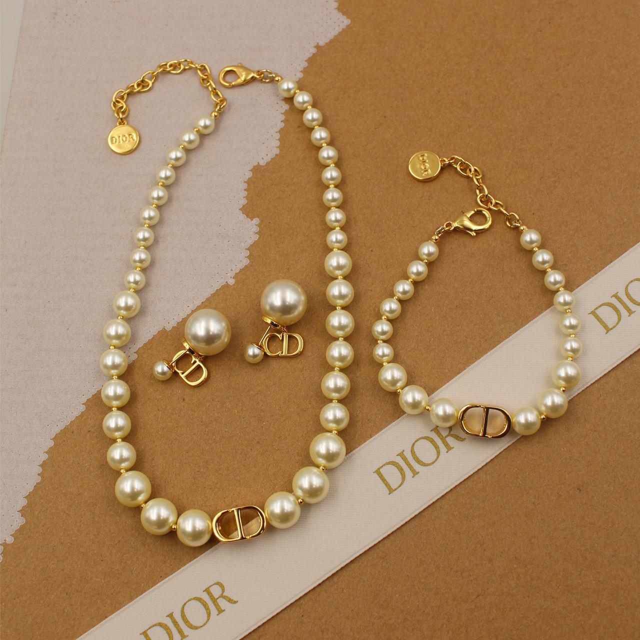 Dior Pearl set