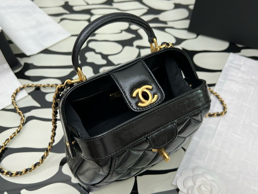 CHANEL MINI BAG WITH TOP HANDLE