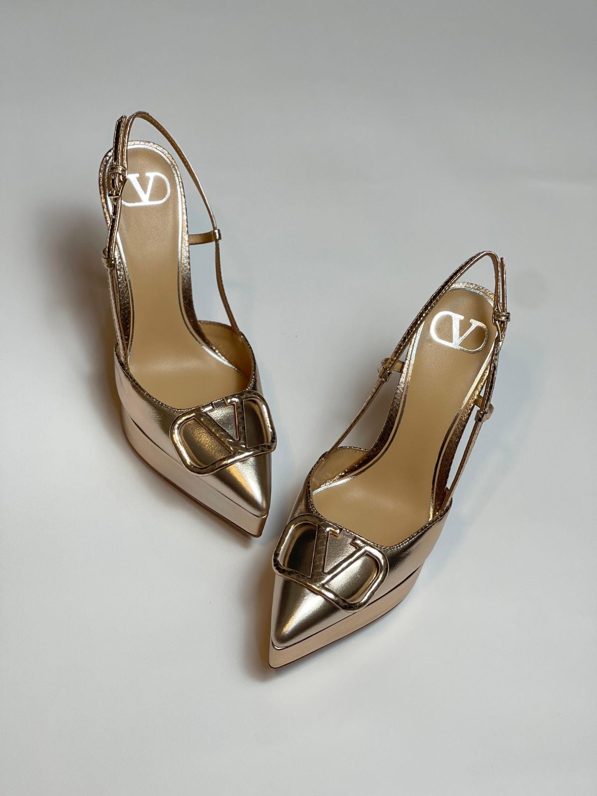 Valentino pump